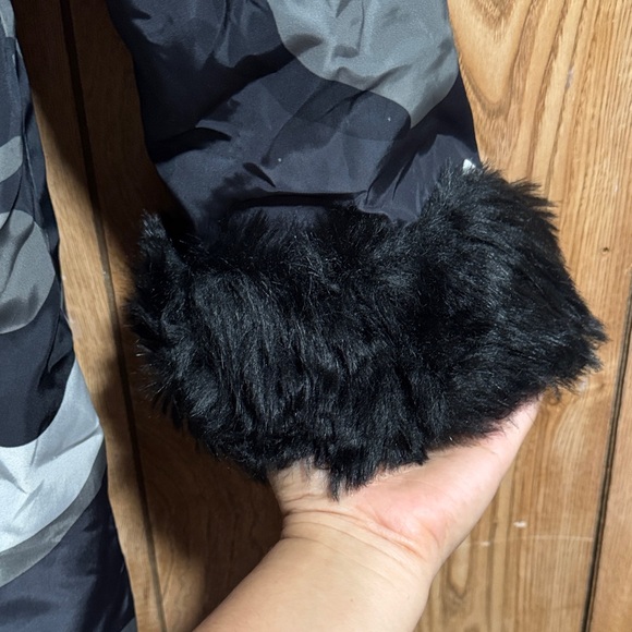 Black Fur-Trimmed Camouflage Parka - Picture 3 of 15